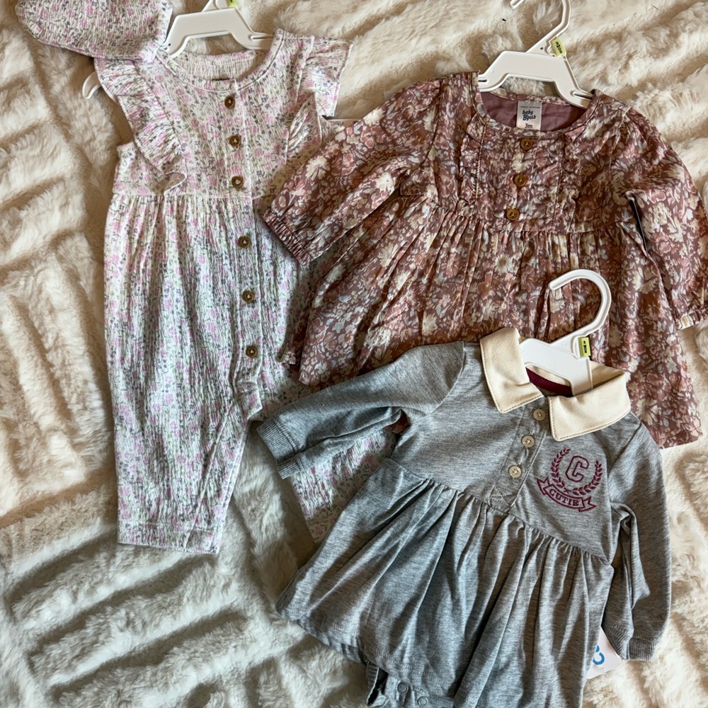 3 Month Floral and Gray Outfits!